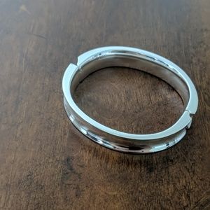 Silver beveled bracelet